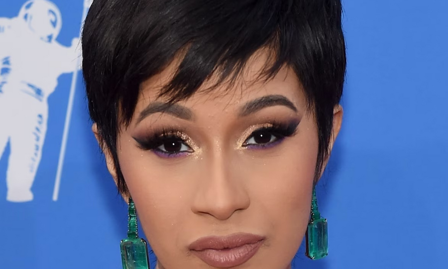 8 Short Hairstyles for Black Women: Looks to Recreate