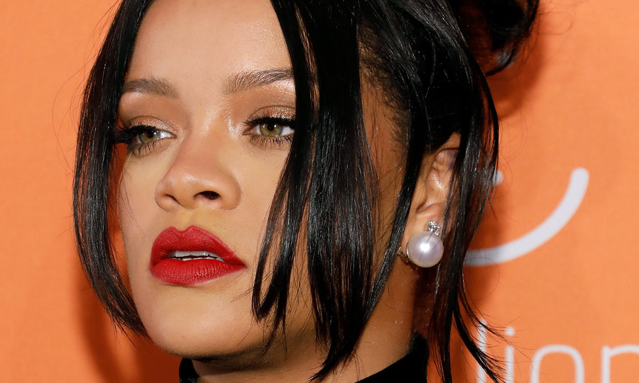 Revival of Chic: Face-Framing Layers in Ponytail Hairstyles from the Early 2000s
